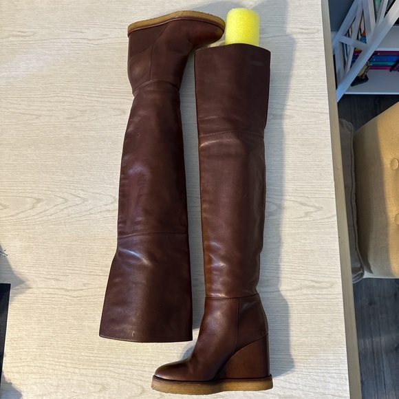 Celine - Picture 3 of 9